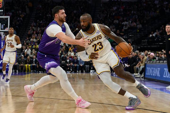 Lakers repiten triunfo ante el Jazz de Utah
