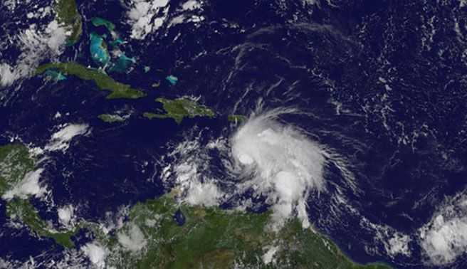 Onda troplica N° 53 podría extenderse hasta el 2 de noviembre