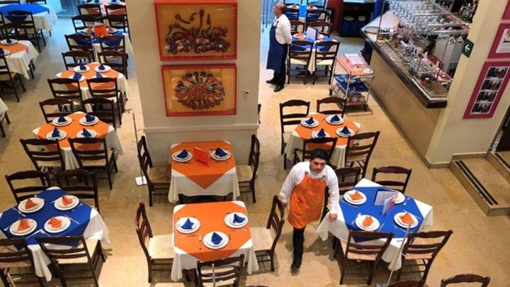 La actividad gastronómica porteña se desploma un 30% interanual, con cambios profundos en el consumo