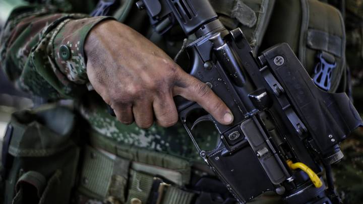 Habla madre de joven militar que falleció al caer de un edificio en Cartagena; desmiente las hipótesis de posible suicidio