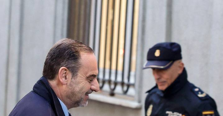 La Fiscalía pide prisión provisional y sin fianza para el exministro Ábalos