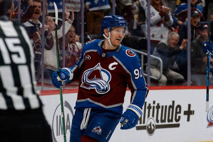 Avalanche's Gabriel Landeskog scores first regular