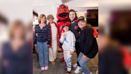 Singer Pink takes in Devils game in New Jersey