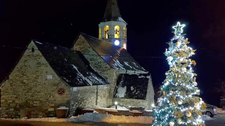 El pueblo cerca de Zaragoza con una preciosa decoración de Navidad