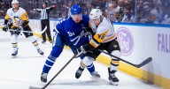 Maple Leafs score 4 goals in 3rd period to beat Penguins