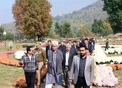Manoj Sinha visits Valley’s first Chrysanthemum theme garden