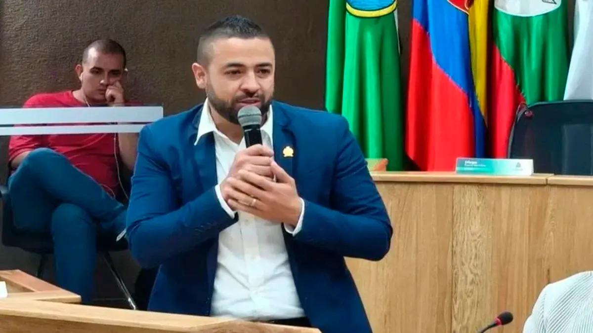 Concejal de Itagüí perdió su curul por condecorar a su primo, el senador Carlos Andrés Trujillo