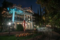 Holiday Season returns to Disneyland Resort Nov. 14