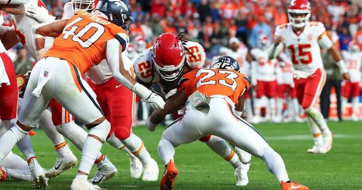 Broncos beat Chiefs 22-19 on Lutz's last-second field goal, extending win streak to 8 games