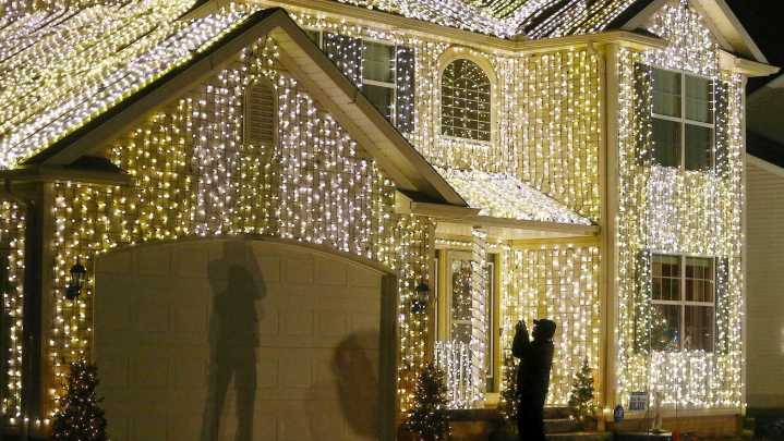 Where to see Christmas light displays in Greater Akron this year