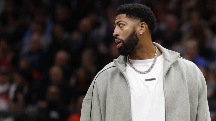 Reports: Other teams eyeing Dallas to see if it tries to trade Anthony Davis, but his market is small