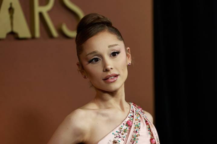 Ariana Grande to Host ‘Saturday Night Live’ a Third Time With Cher as Musical Guest