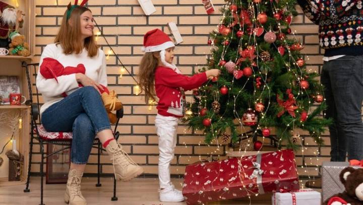 Mennonite Kids Forced to Recite Poem in Order to Get Christmas Present