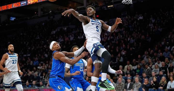 Timberwolves win for the 5th time in 6 games, beating the short