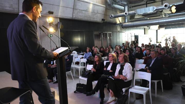 La IA y el liderazgo humano, piezas clave en la gestión del talento