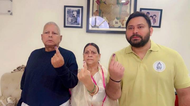 Tejashwi Yadav And Family Cast Vote In Bihar Assembly Elections, Appeal For 'Badlaav'