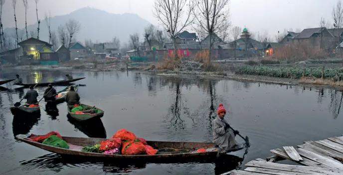 Minimum temperature dips across Kashmir valley