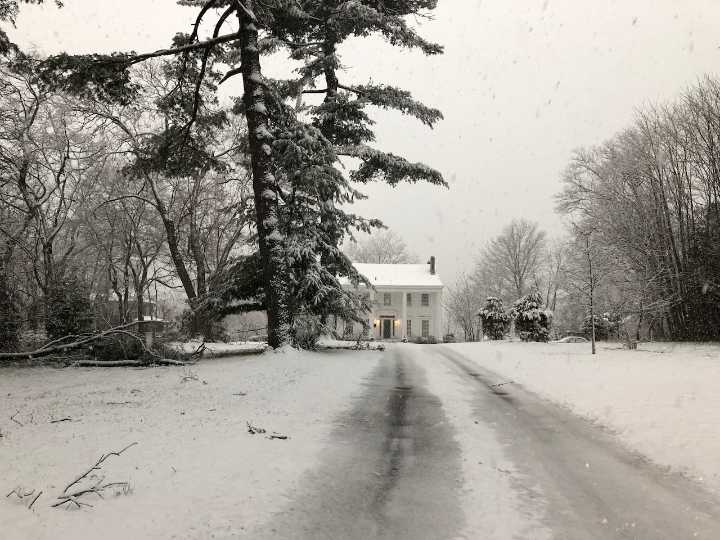 Gov. Hochul urges N.Y. residents to prepare for several inches of lake effect snow