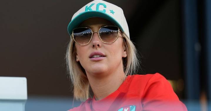 Brittany Mahomes Does WAG Fashion Right in Chiefs Minidress