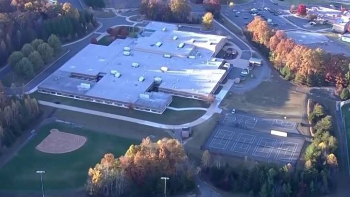 Adolescente herido de gravedad despues de ser asaltado por menores en una escuela de Manassas
