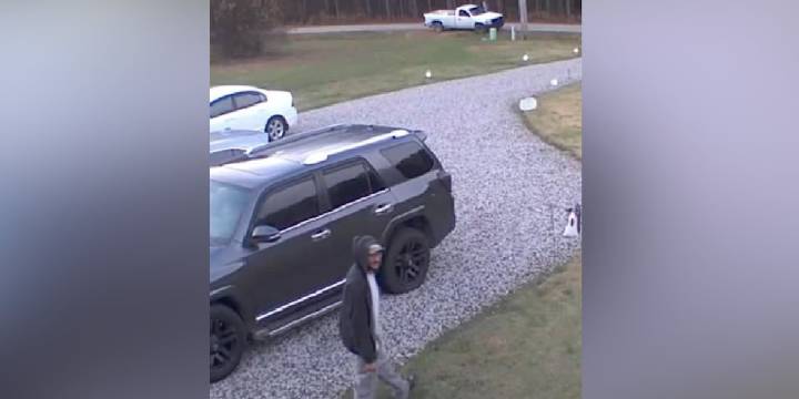 DEPUTIES: Man knocks door-to-door for gas in Bertie County