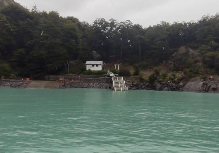 Municipalidad de O'Higgins recibe caseta para uso como refugio de vecinos del sector Candelaria Mansilla