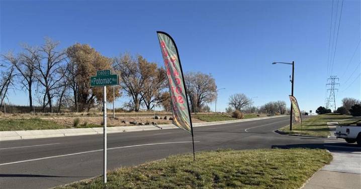 3 killed in single-vehicle crash Sunday morning near 56th and Potomac Way