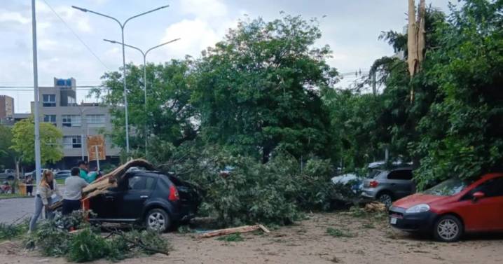 Un rayo impactó en un hospital pediátrico y causó destrozos