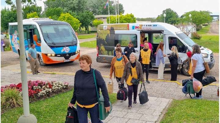 Villa Elisa celebró un día lleno de emociones con los adultos mayores