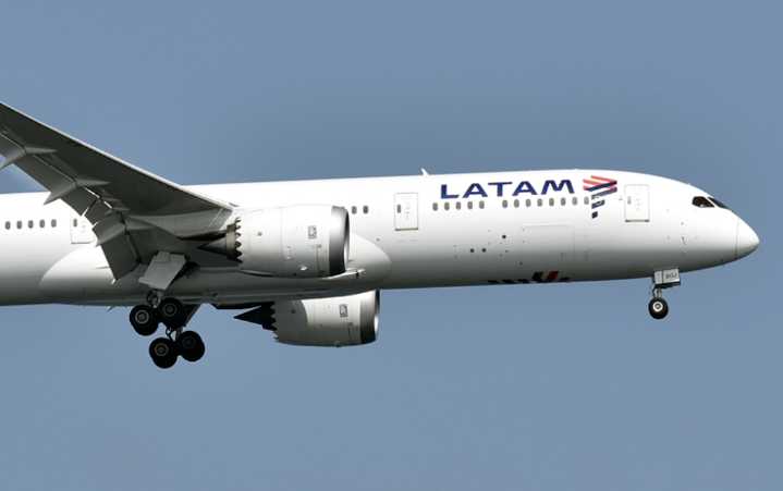 ¿Te suspendieron tu vuelo? Pilotos de Latam inician huelga a partir de esta medianoche