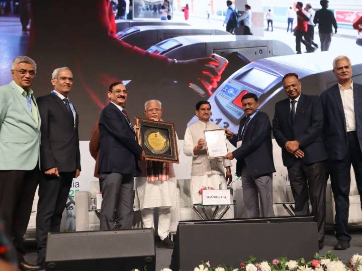 DMRC bestowed with Award of Excellence in 'Metro Rail with the Best Passenger Services and Satisfaction"