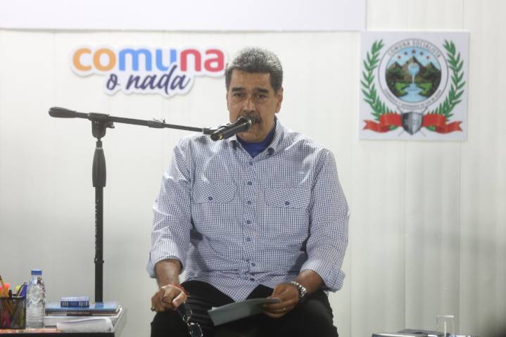 Presidente Maduro exhortó al poder popular a fortalecer la construcción del poder nacional,