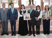 Recibe Congreso del Estado volumen impreso del 2do Informe del gobernador Manolo Jiménez