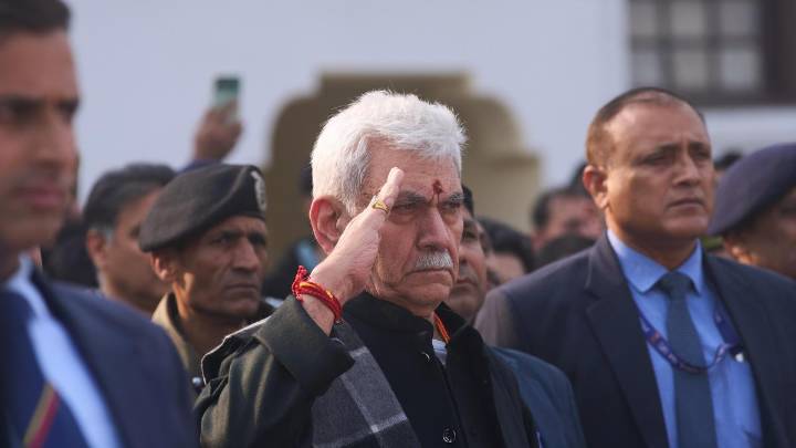 J&K L-G lauds police for dismantling ‘white-collar’ terror network; pays tributes to Nowgam victims