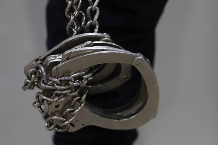 ‘Real Housewives’ alum arrested at airport for stolen furniture