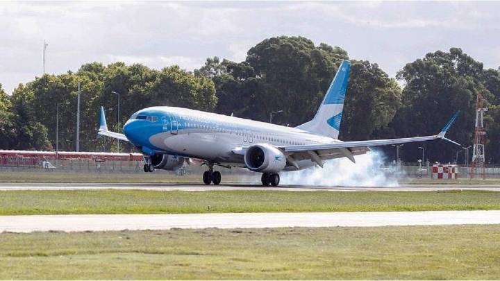 Gremios aeronáuticos rechazaron una oferta de Aerolíneas Argentinas y podrían haber paro