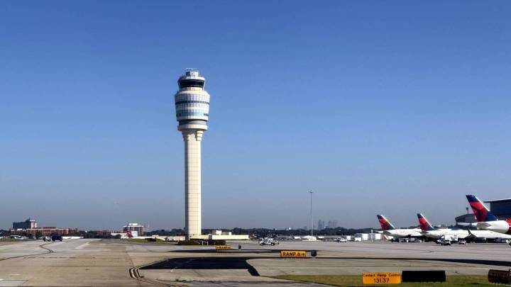 US Air Traffic Control Staff Shortages Impact Private Jets & Major Airports