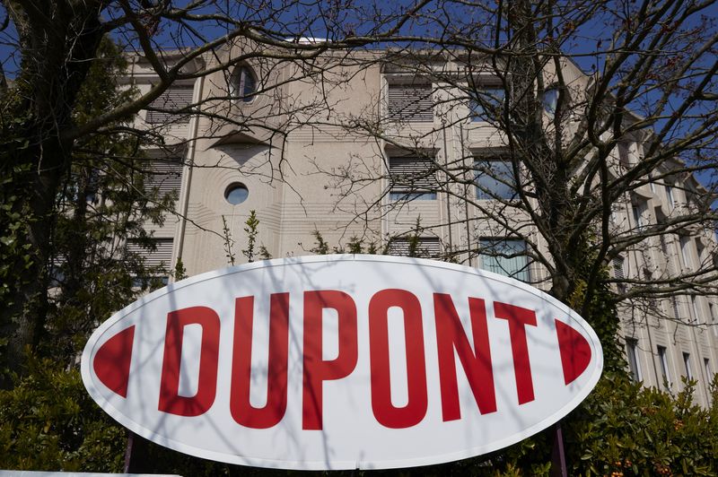 DuPont forecasts downbeat Q4 results to reflect Qnity spinoff, Aramids sale
