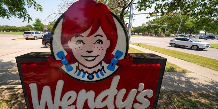 Wendy's plans hundreds of store closures to boost profits