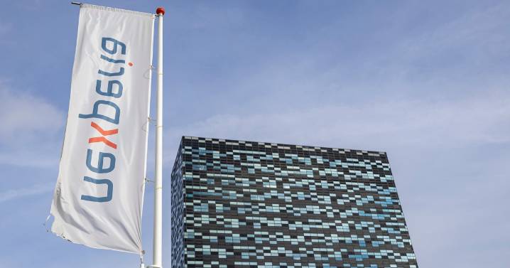 Dutch government relinquishes control of Chinese