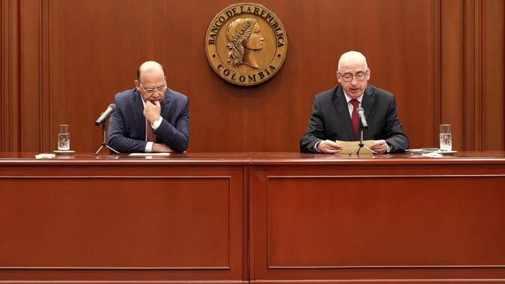 Codirectores de BanRep contemplan subir tasas de interés por riesgos inflacionarios