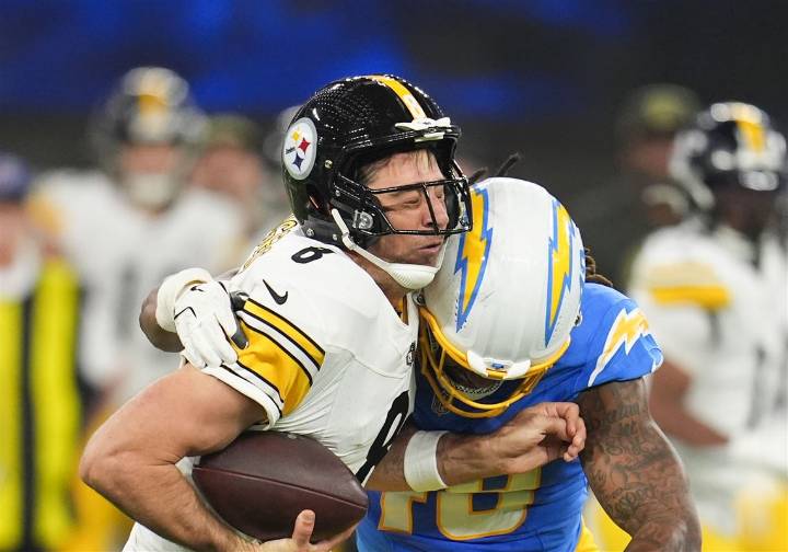 Steelers report card: Aaron Rodgers and his receivers get failing grades in blowout loss to Chargers