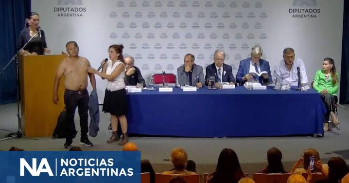 Científicos condenan acto antivacunas: "Es un hecho de extrema gravedad en el Congreso"