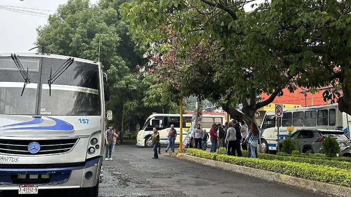 Uruapan suspende transporte público por marcha en memoria de Carlos Manzo