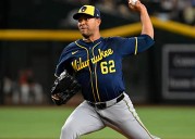 José Quintana no seguirá en los Cerveceros, ahora es agente libre