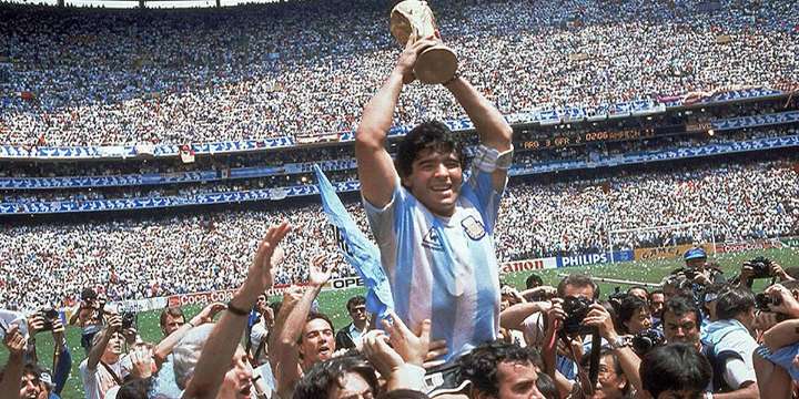 Recordando a Maradona, el Ícono del Fútbol