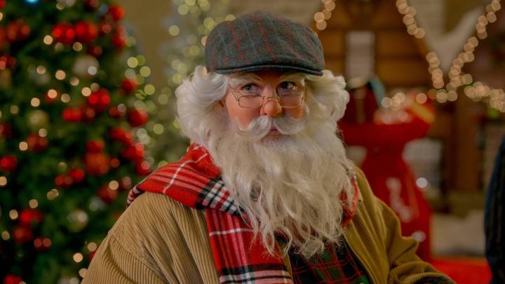 Every New Netflix Christmas Movie & Special in 2025