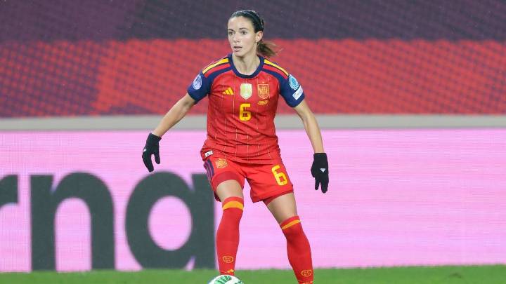Spain midfielder Aitana Bonmatí sidelined with broken leg