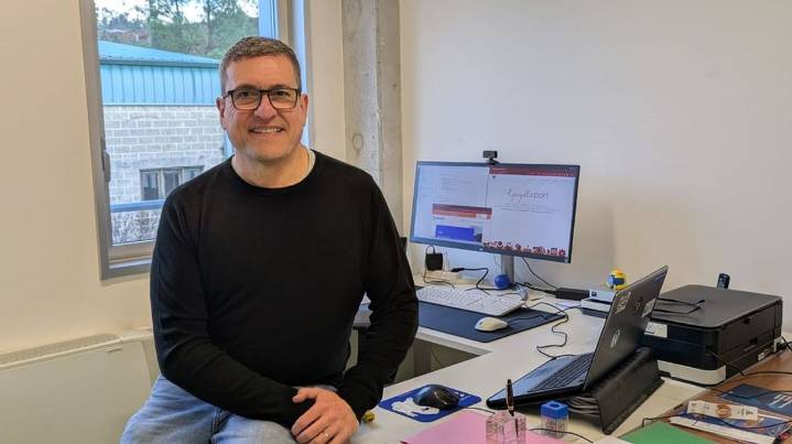 La consultora gallega con acento francés que ayuda con la IA a hacer negocios en el país galo