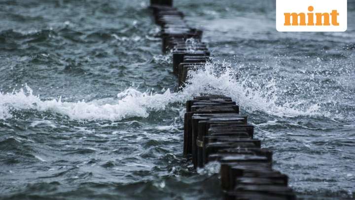 Gale warning hits Michigan with strong winds and 11